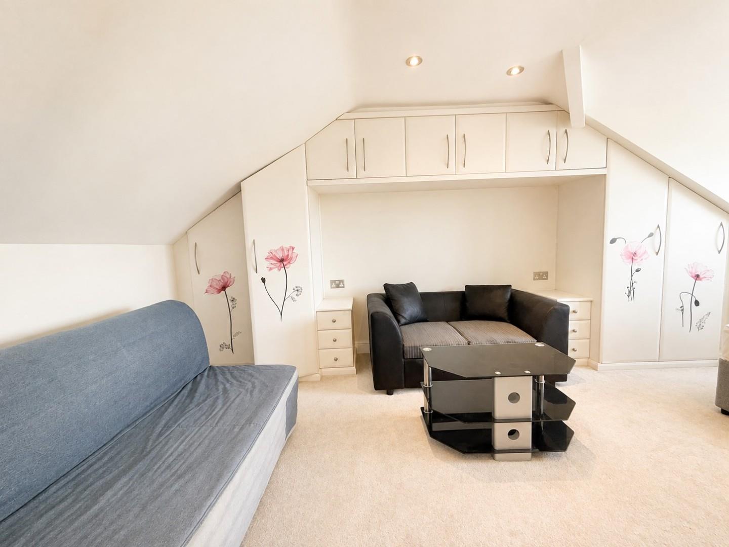 Flat Womersley Road in Greater London