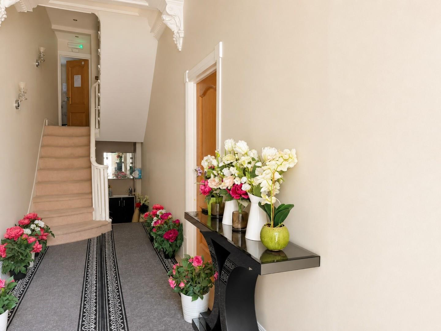 Flat Womersley Road in Greater London
