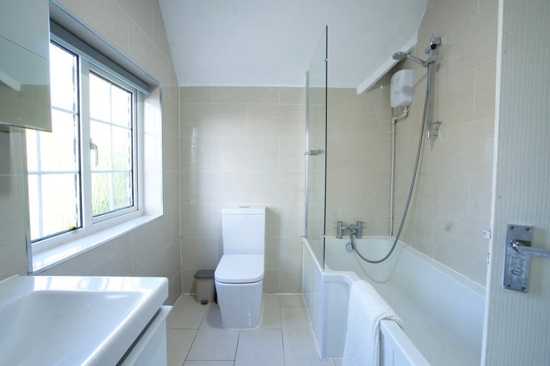 Room Addiscombe Road in Greater London