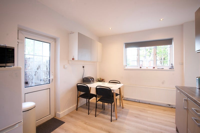 Room Addiscombe Road in Greater London
