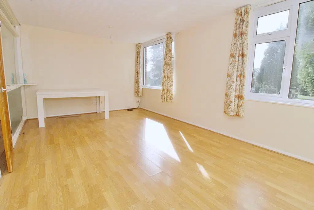 Flat Martin Lane in Rugby