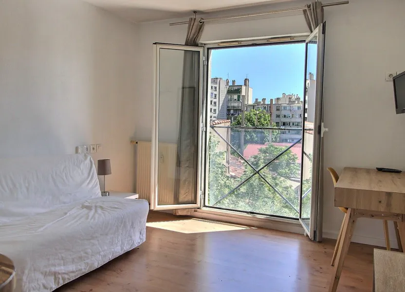 Room Rue Paul Masson in Marseille