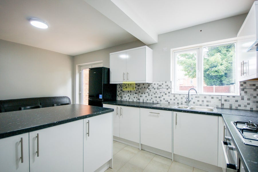 Room Windrush Grove in Birmingham