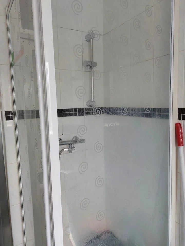 Flat Taylor's Green in Greater London