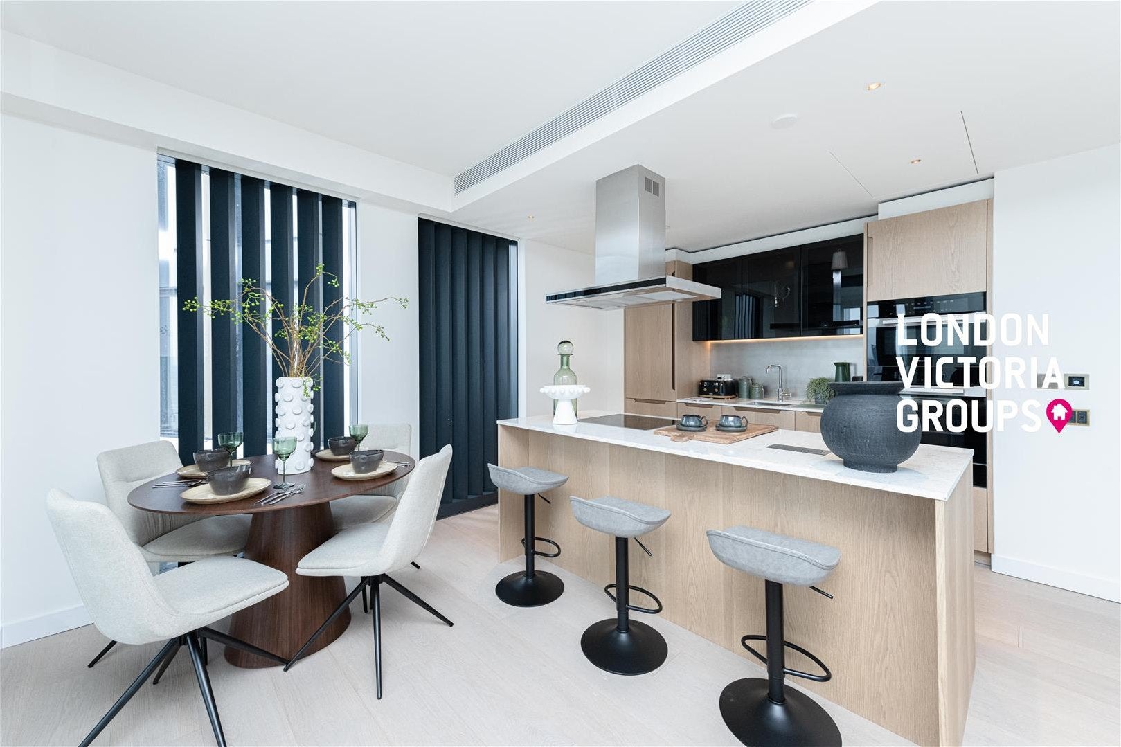 Flat Nine Elms Lane in Greater London