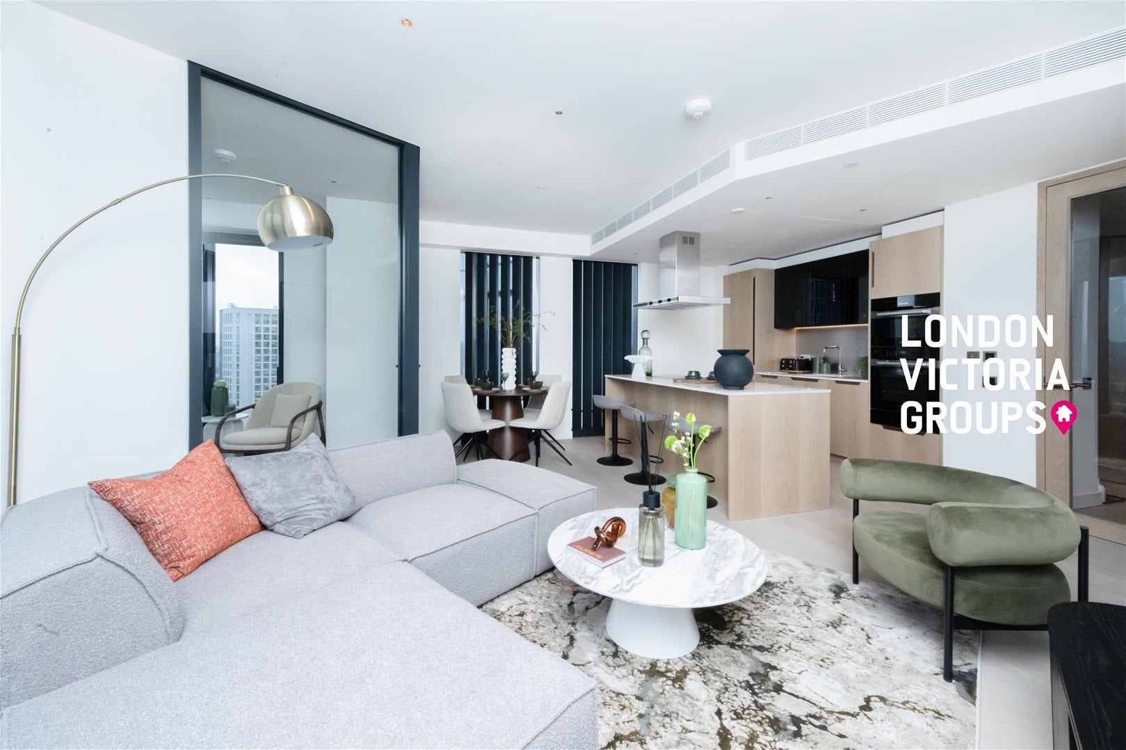 Flat Nine Elms Lane in Greater London