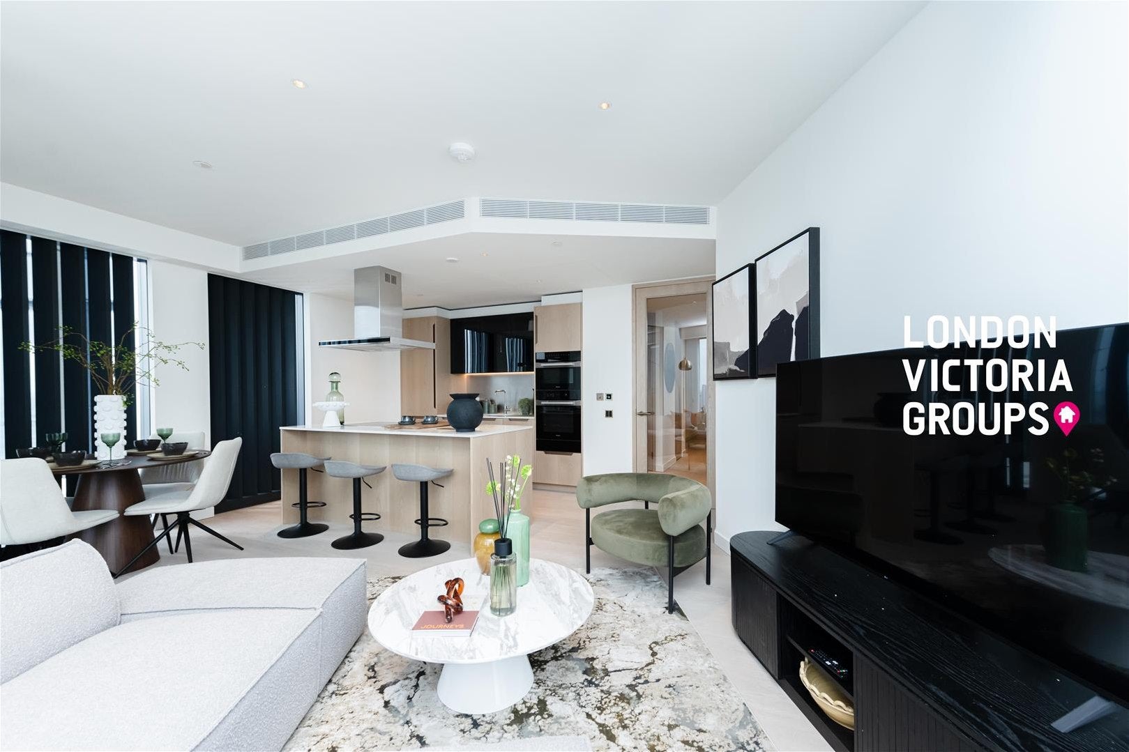 Flat Nine Elms Lane in Greater London