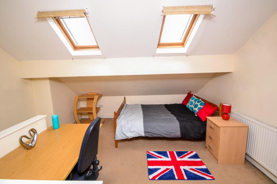 Room Dunkirk Road in Nottingham