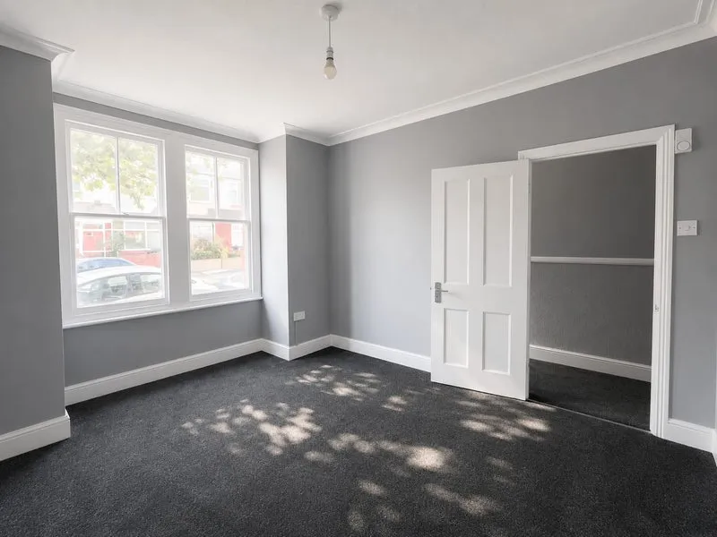 House Dowsett Road in Greater London