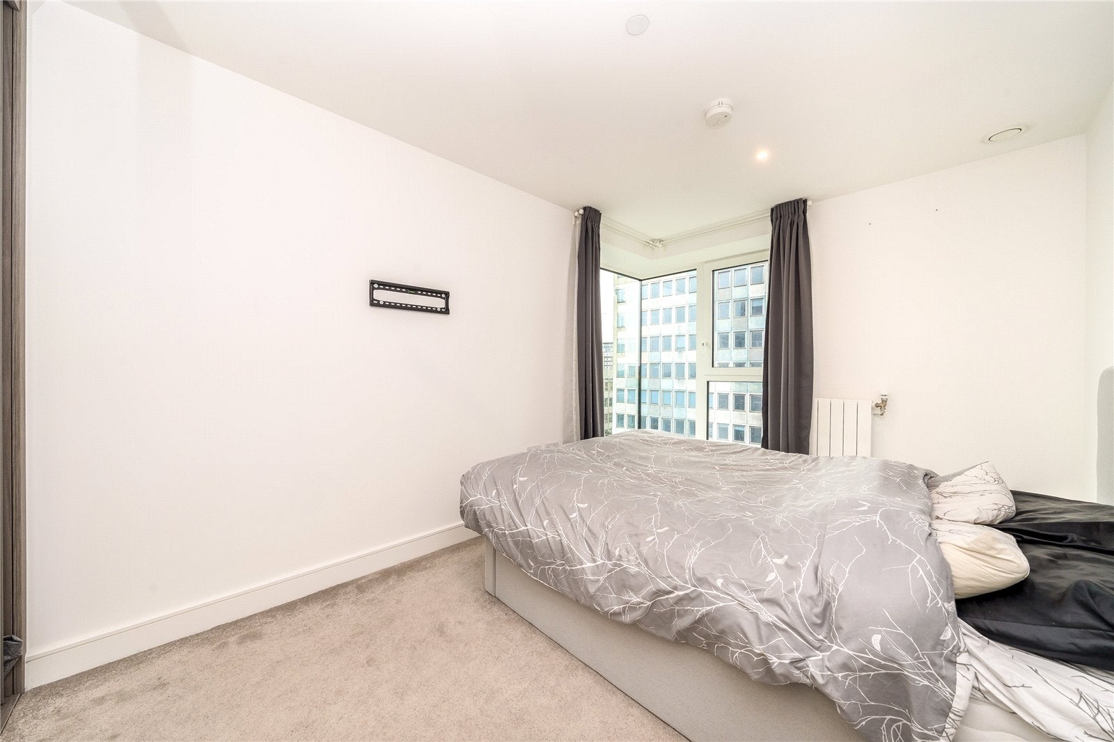 Flat Woolwich High Street in Greater London