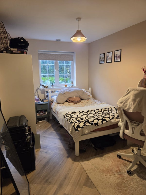 Room Long Down Avenue in Harry Stoke