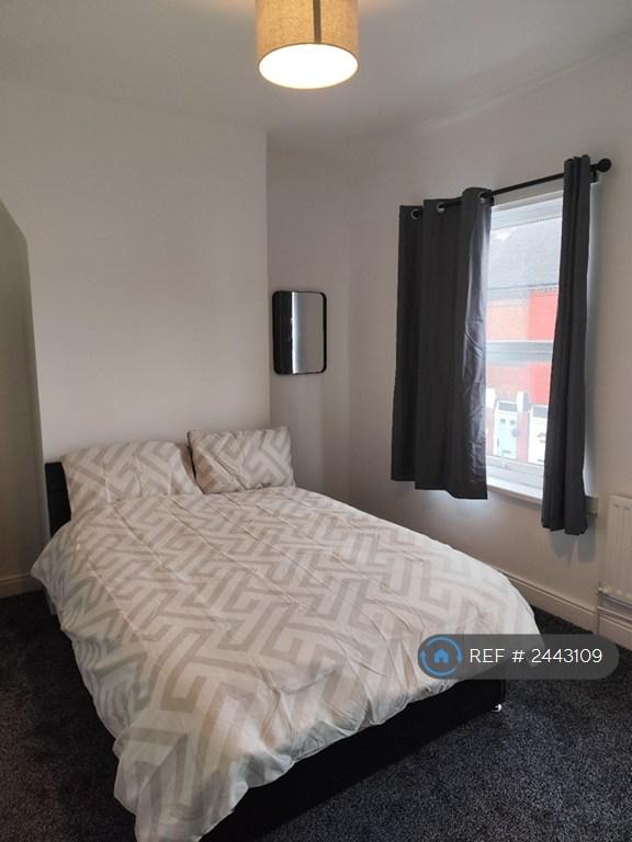 Room Whitmore Street in Stoke-on-Trent