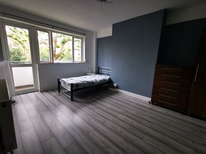 Room Nelson Square in Greater London