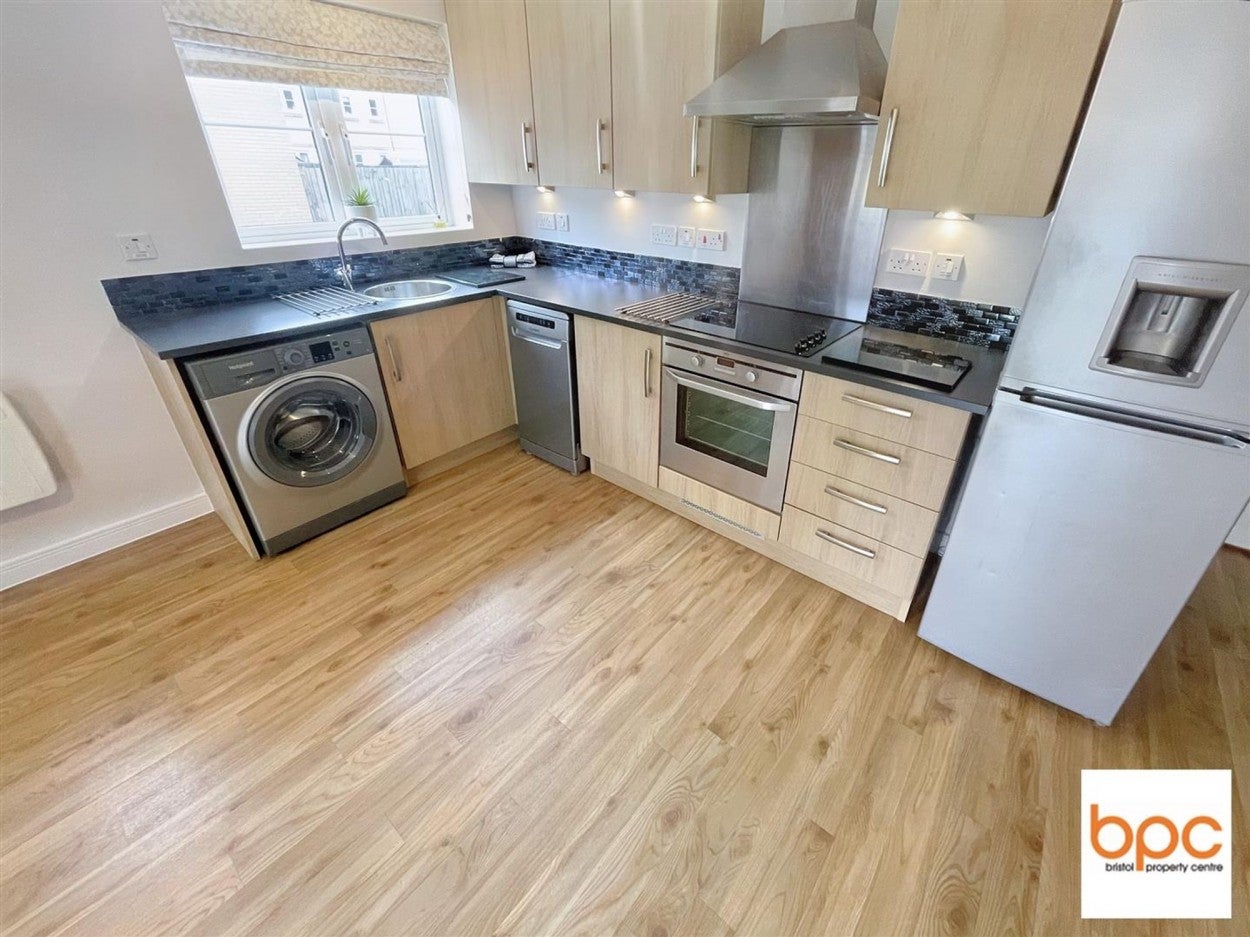 Flat Arnold Road in Siston