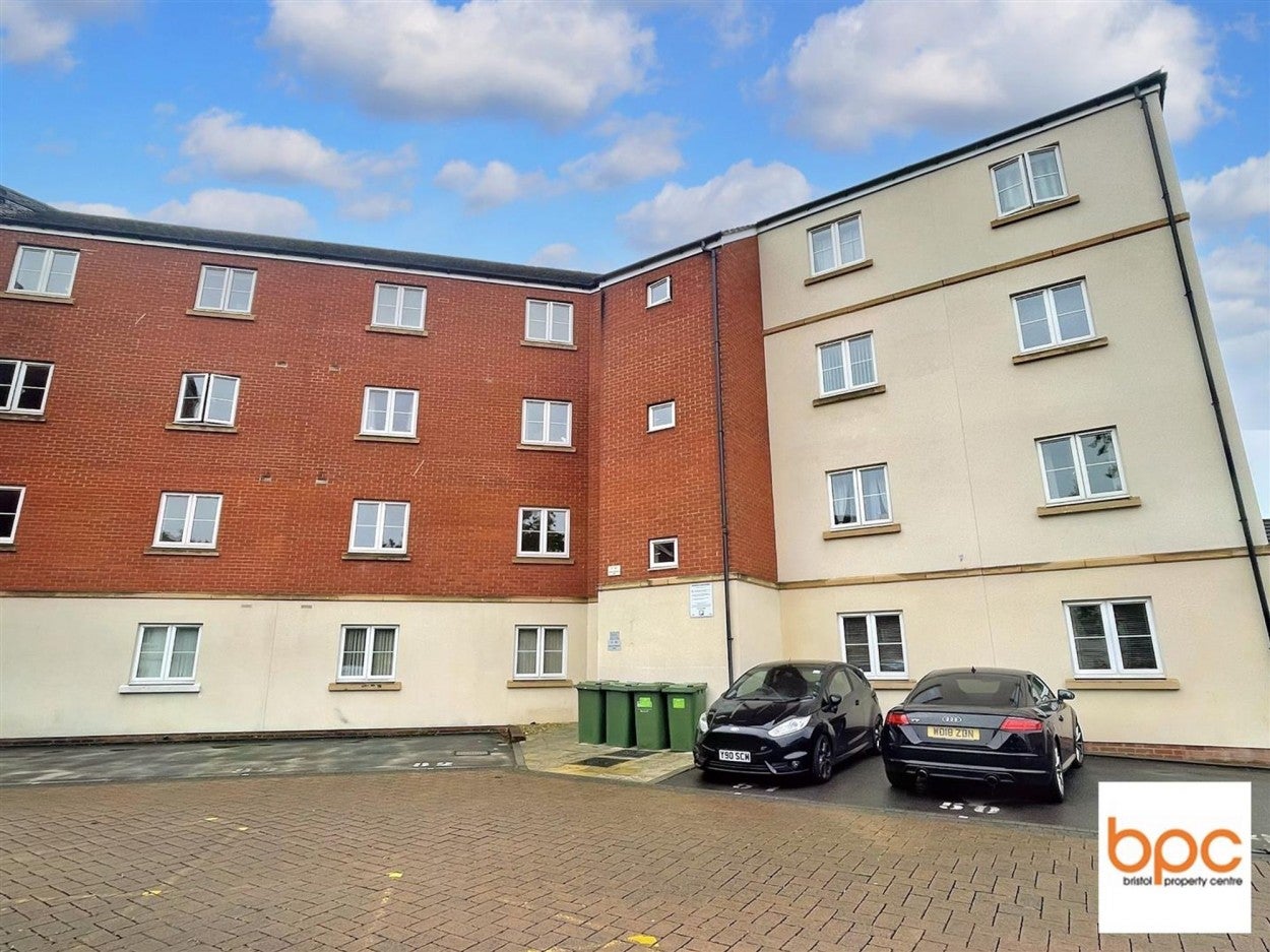 Flat Arnold Road in Siston