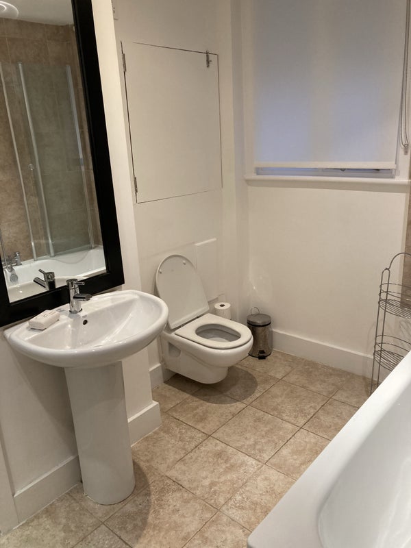 Flat Finborough Road in Greater London