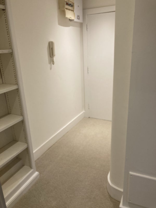 Flat Finborough Road in Greater London