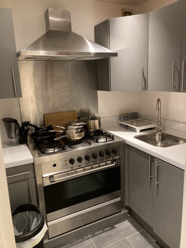 Flat Finborough Road in Greater London