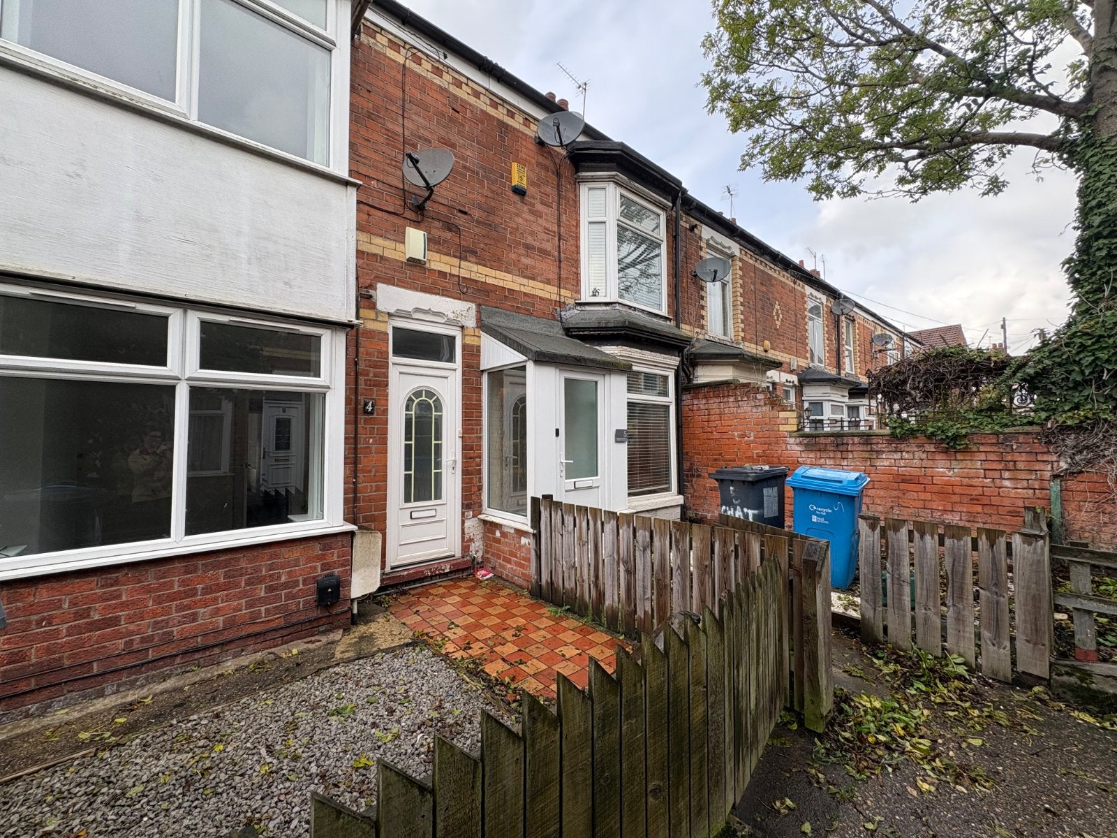 House Chatham Avenue in Hull