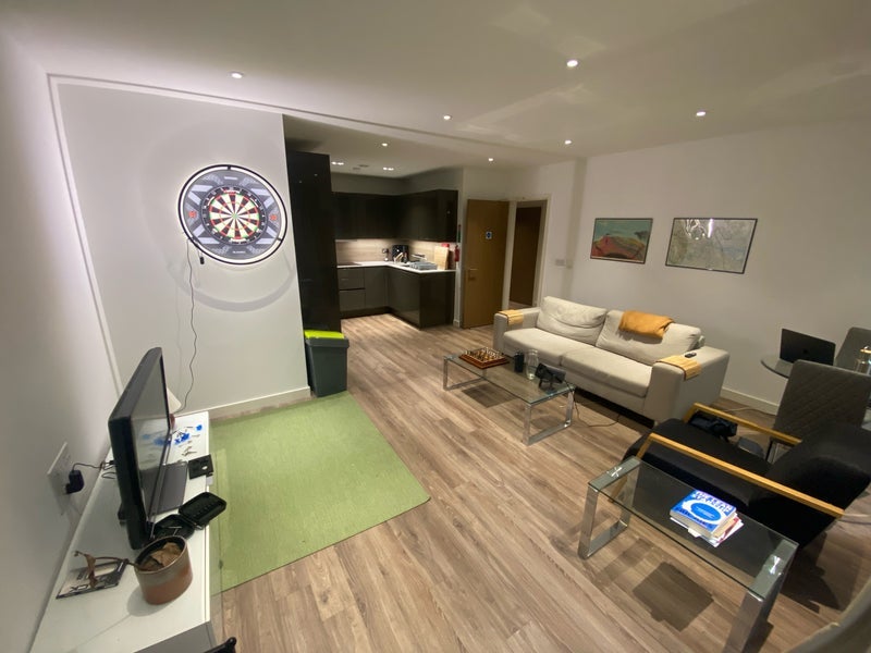 Room Devan Grove in Greater London