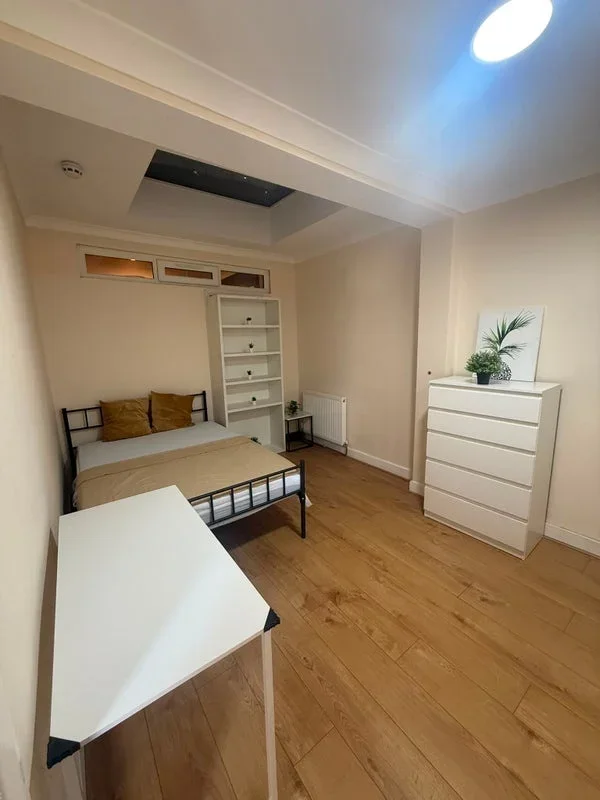 Room Lily Gardens in Greater London