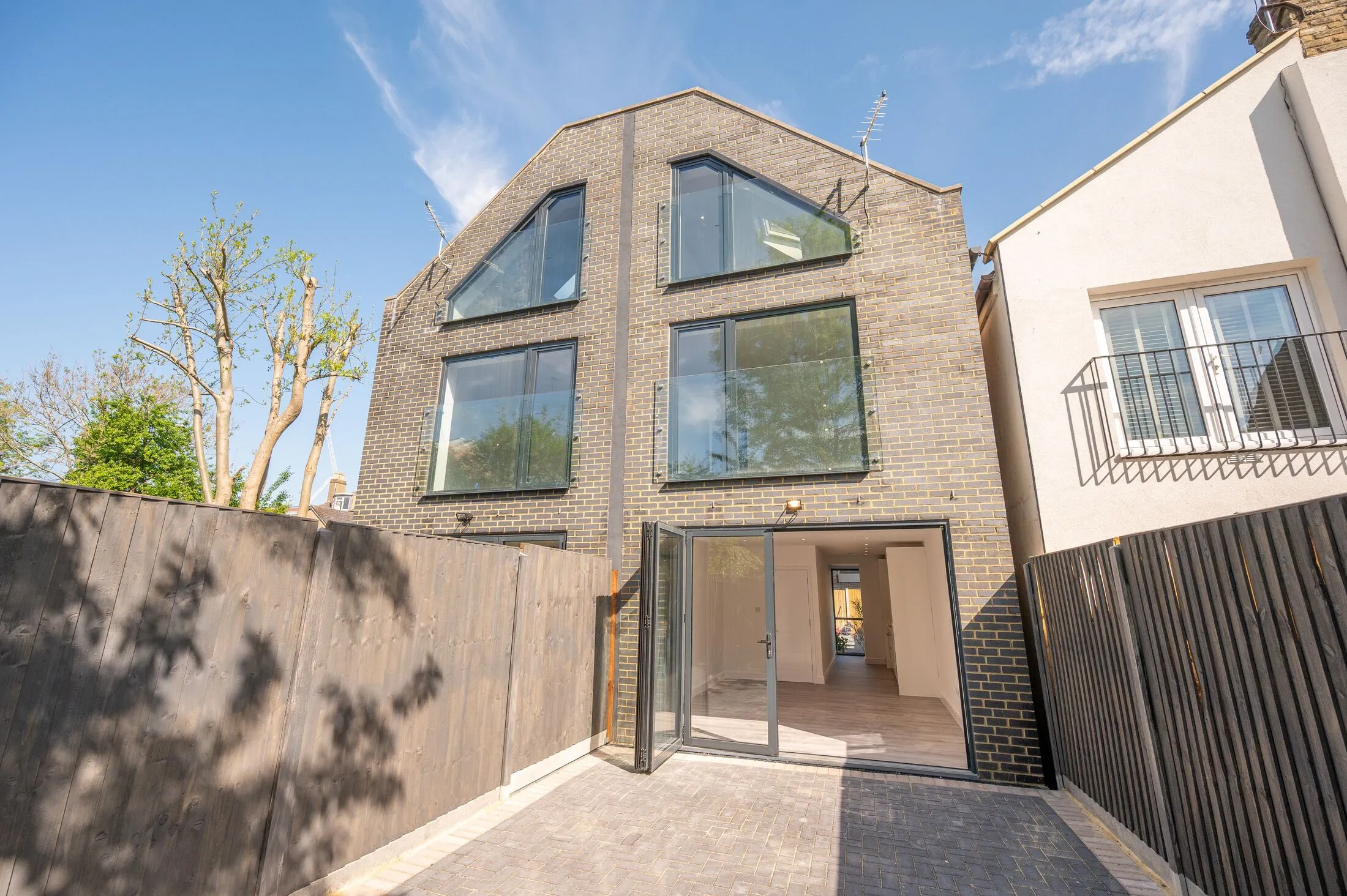House Sambroke Square in Greater London
