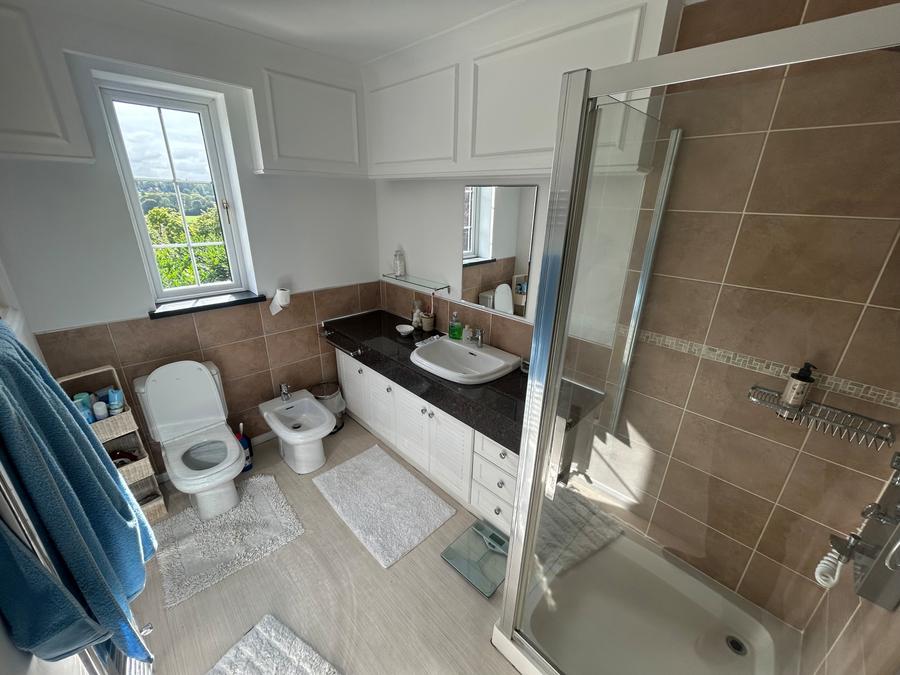 Room Brizlincote Lane in East Staffordshire