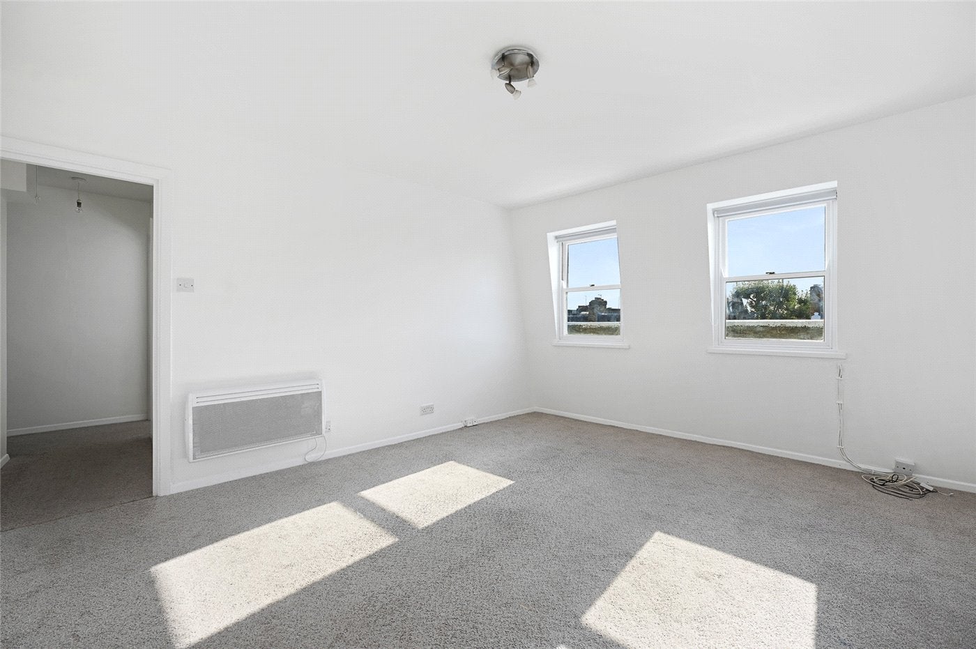 Flat Sinclair Road in Greater London