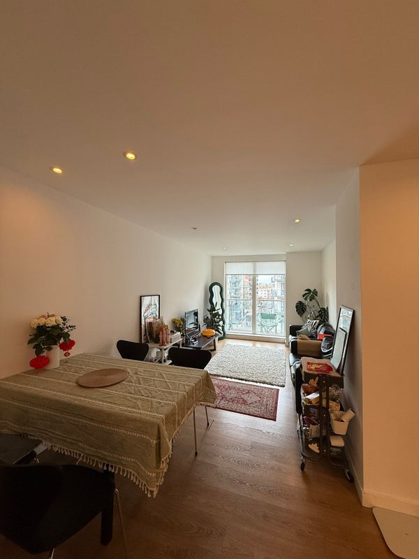 Room Seven Sea Gardens in Greater London
