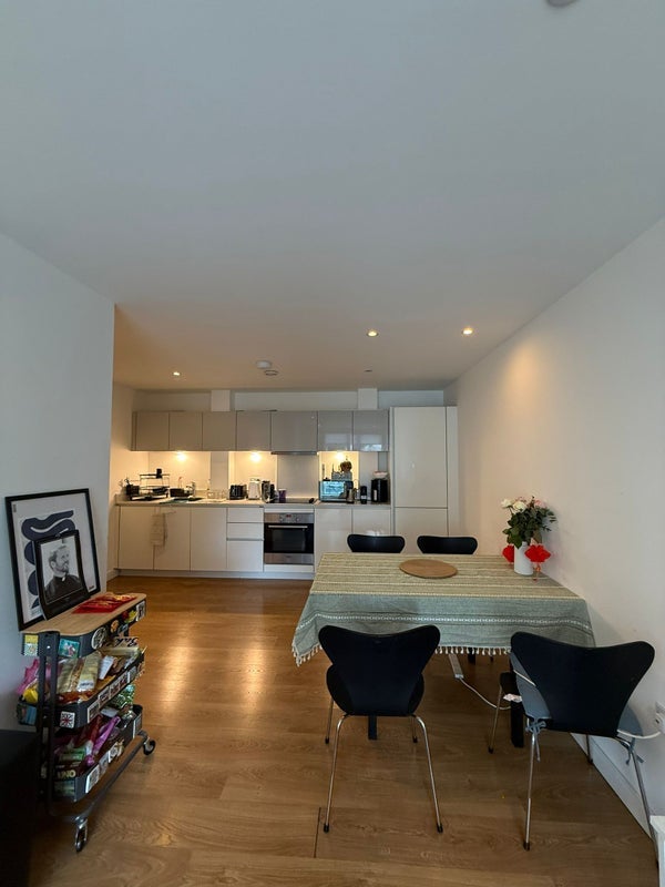 Room Seven Sea Gardens in Greater London