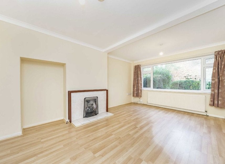 House Breamwater Gardens in Greater London