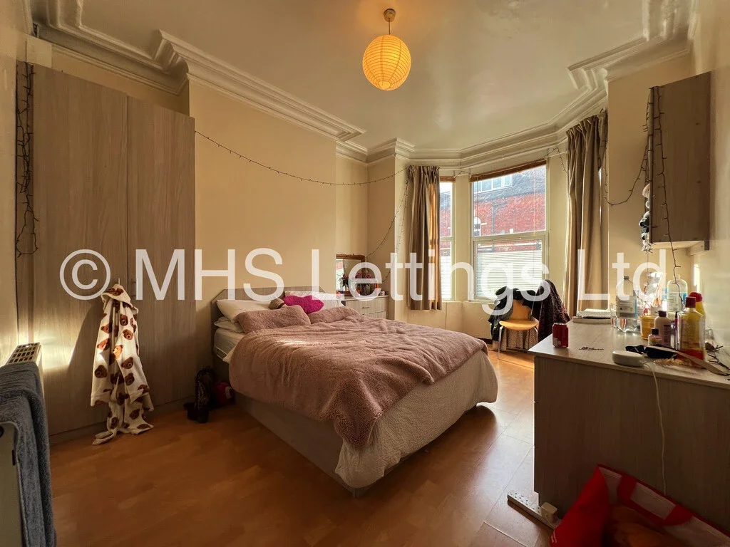 Room Back Norwood Road in Leeds
