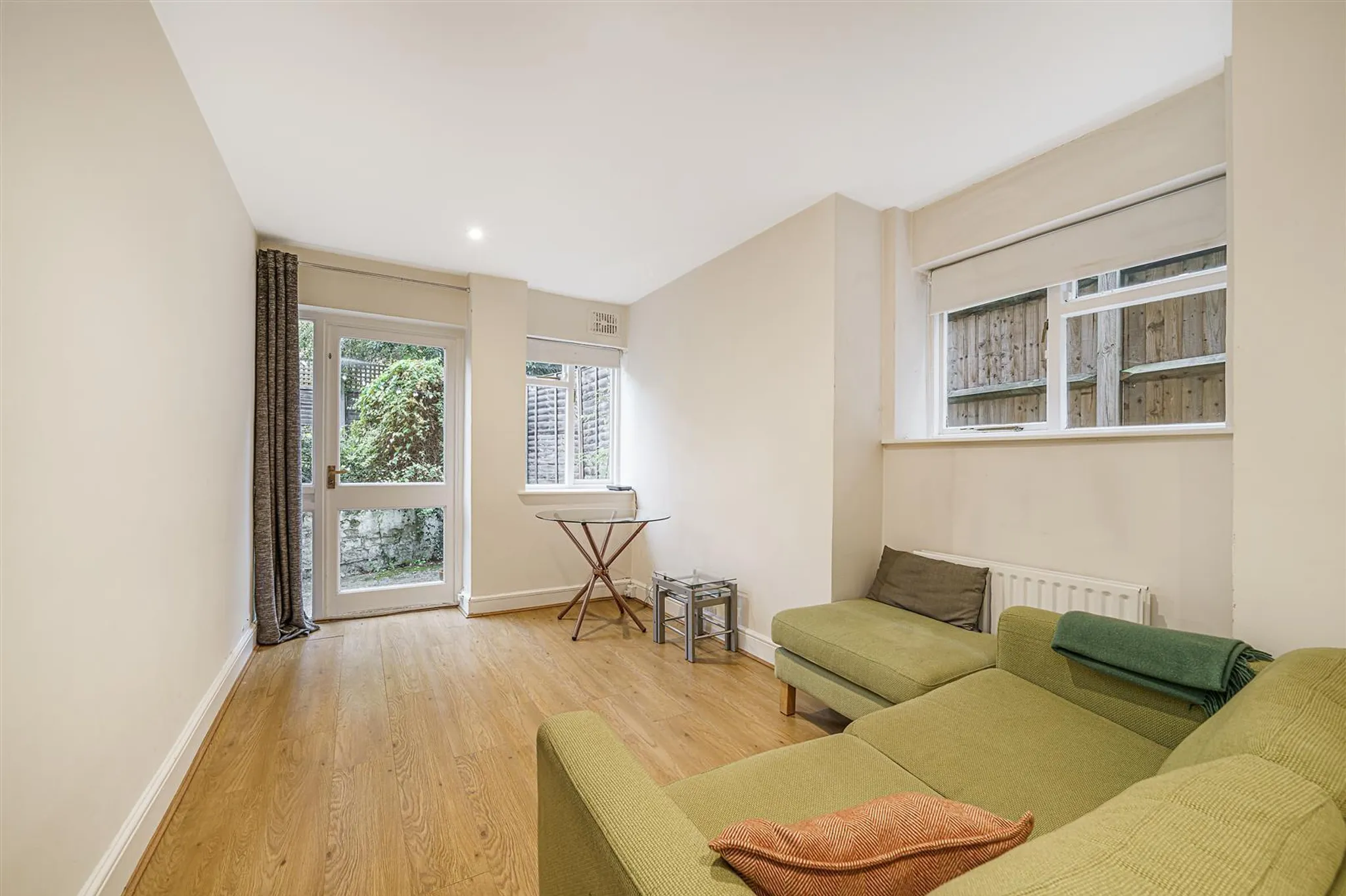 Flat Palace Road in Greater London