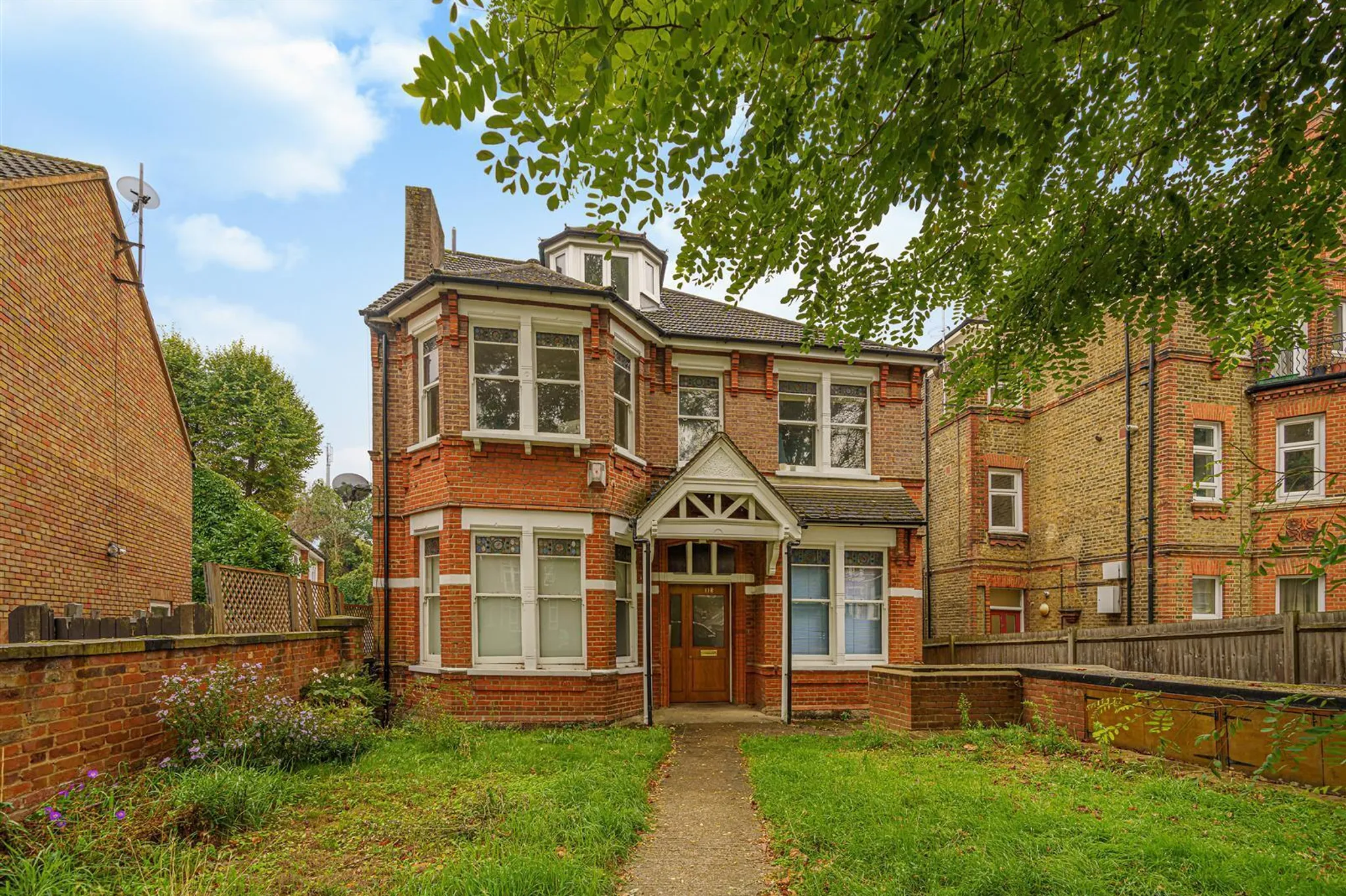 Flat Palace Road in Greater London