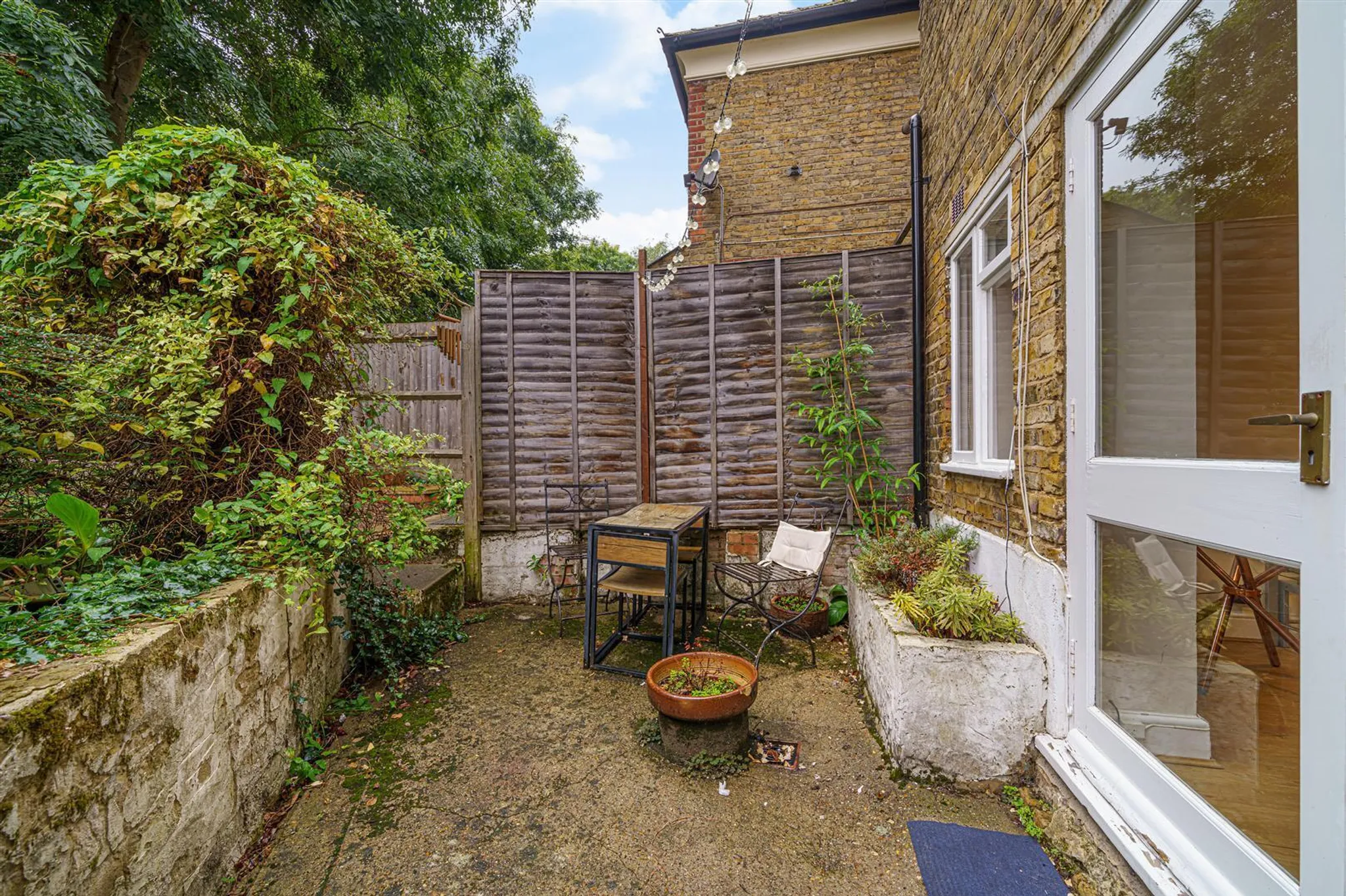 Flat Palace Road in Greater London