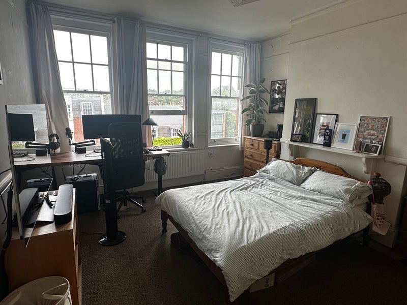 Room Holloway Road in Greater London