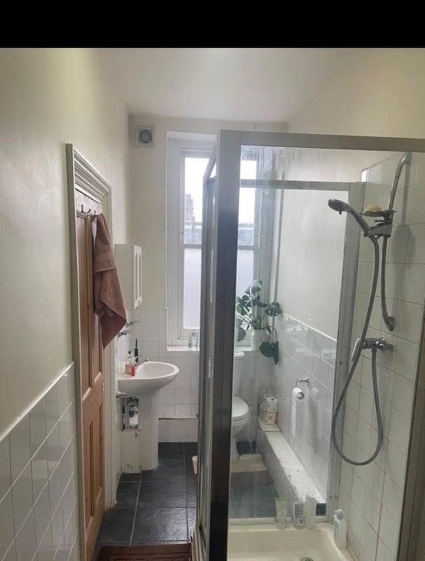 Room Holloway Road in Greater London