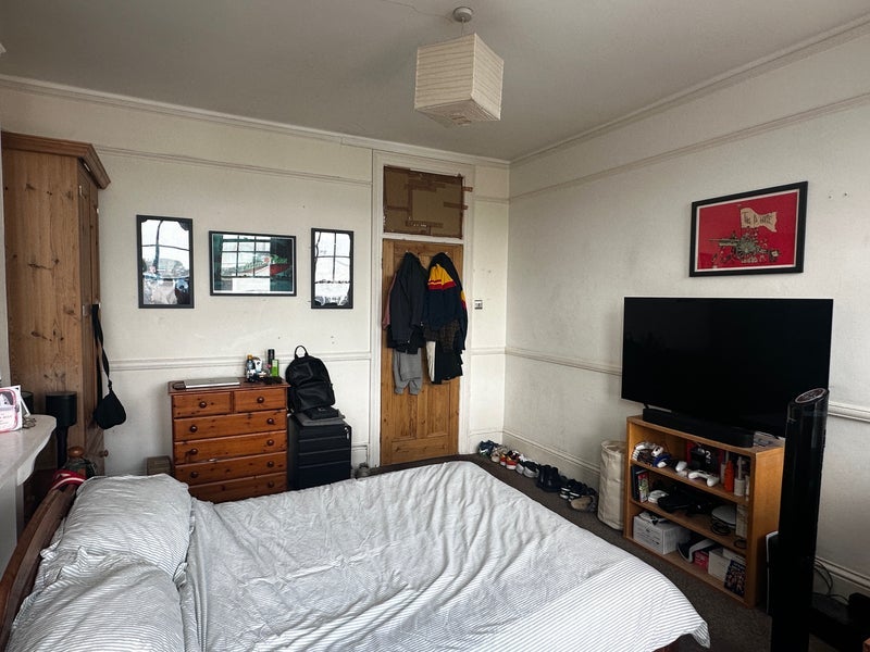 Room Holloway Road in Greater London