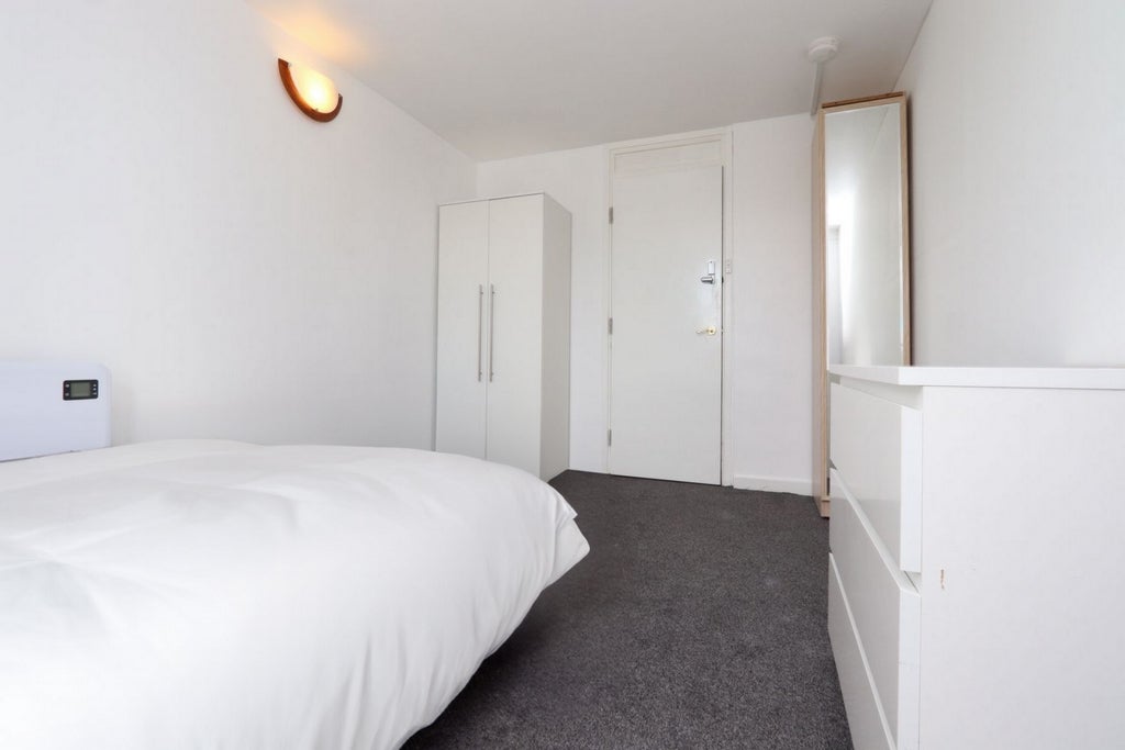 Room Globe Road in Greater London