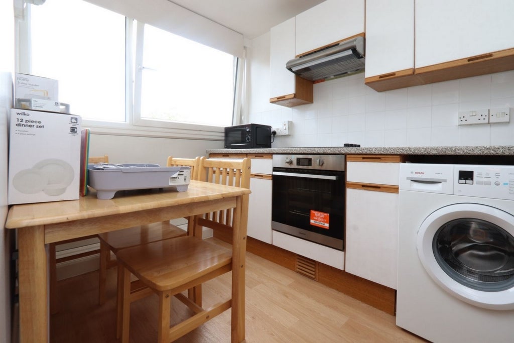 Room Globe Road in Greater London