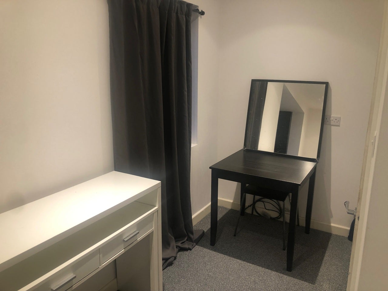 Room Chartley Avenue in Greater London