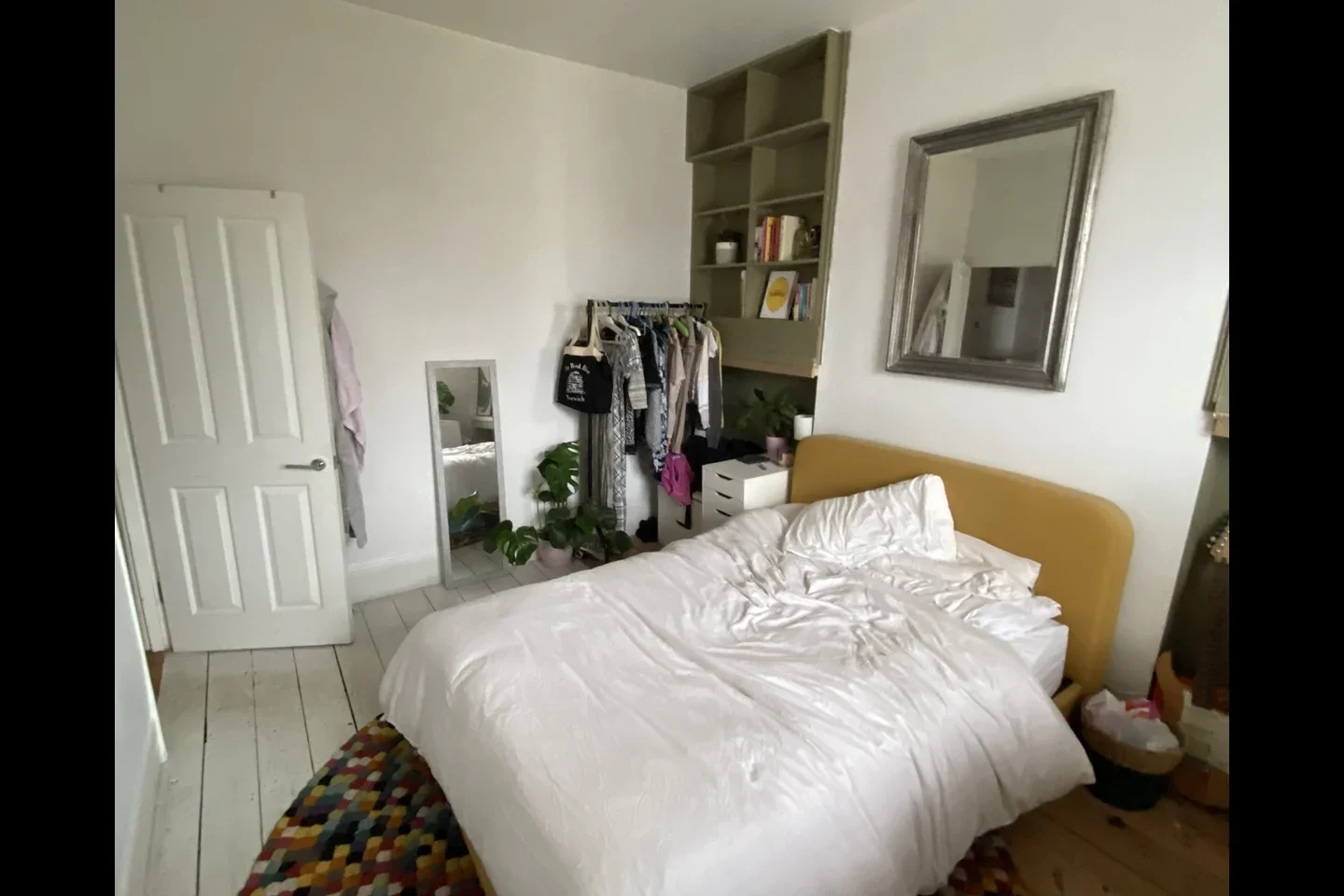 Flat Atterbury Road in Greater London