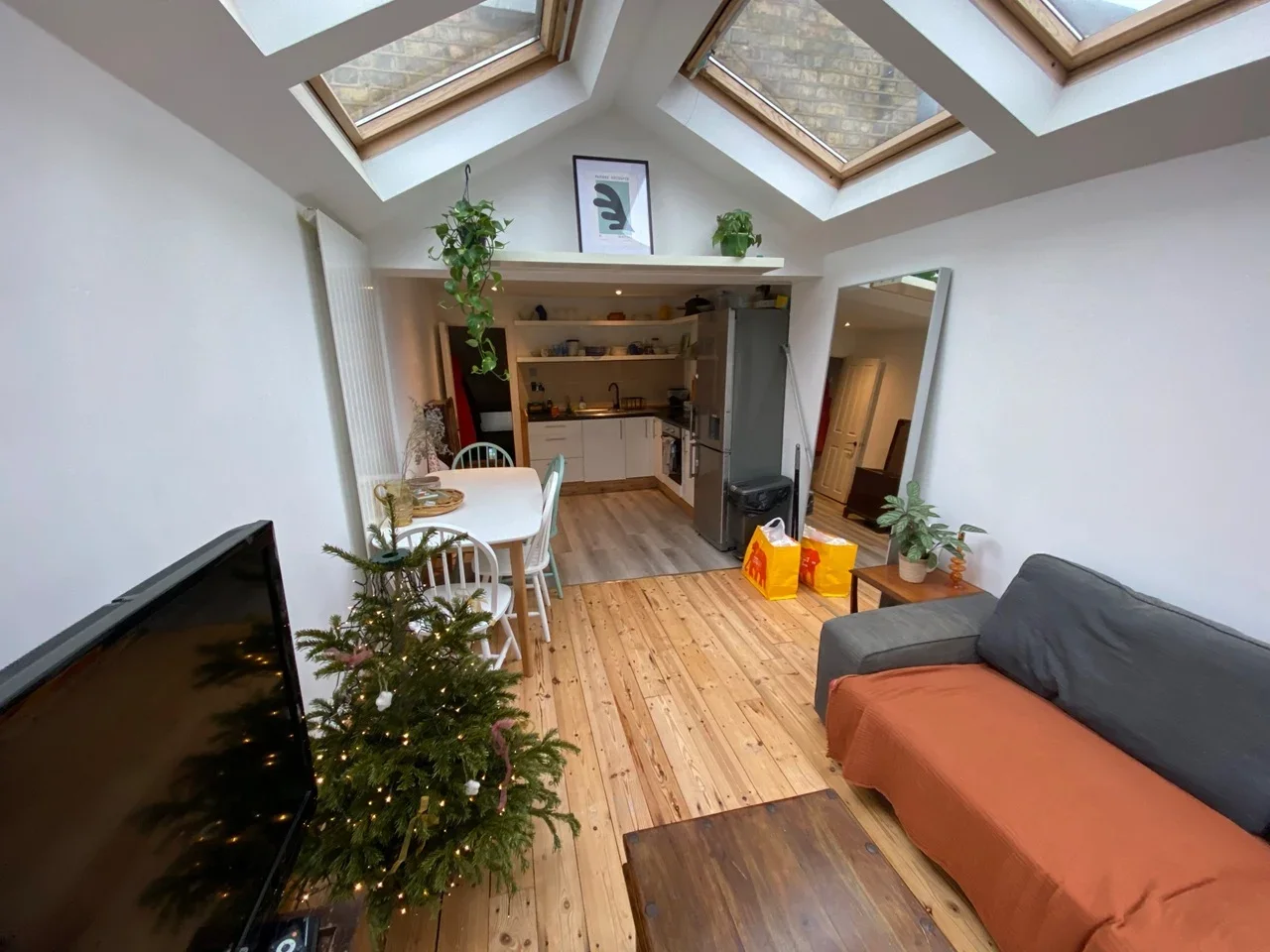 Flat Atterbury Road in Greater London