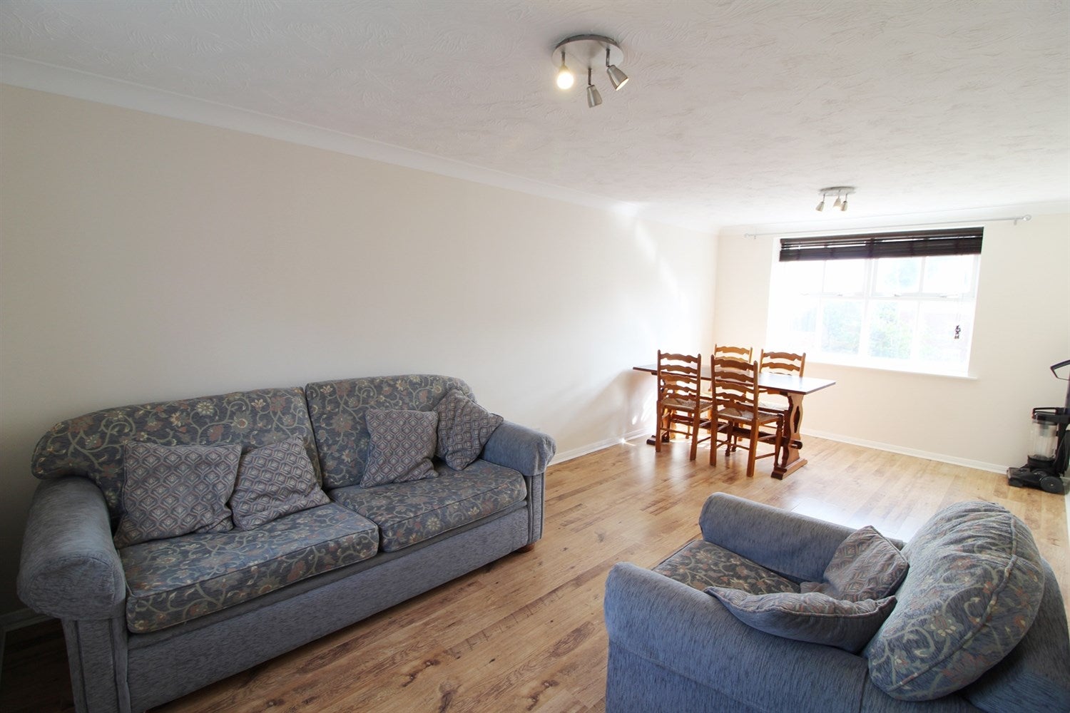 Flat Elm Park in Reading