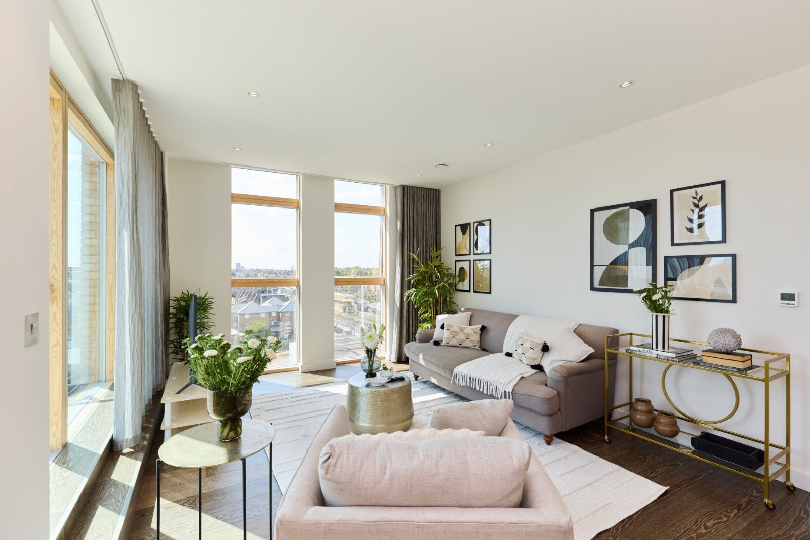 Flat Salusbury Road in Greater London