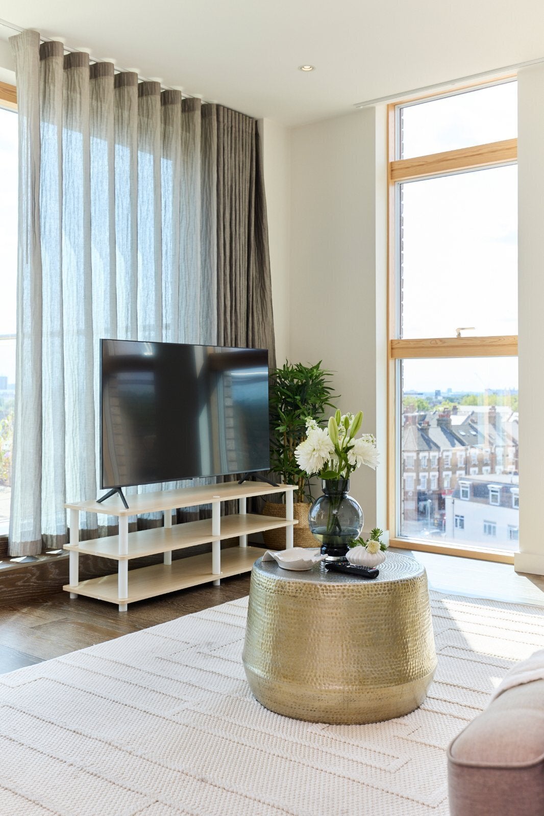 Flat Salusbury Road in Greater London