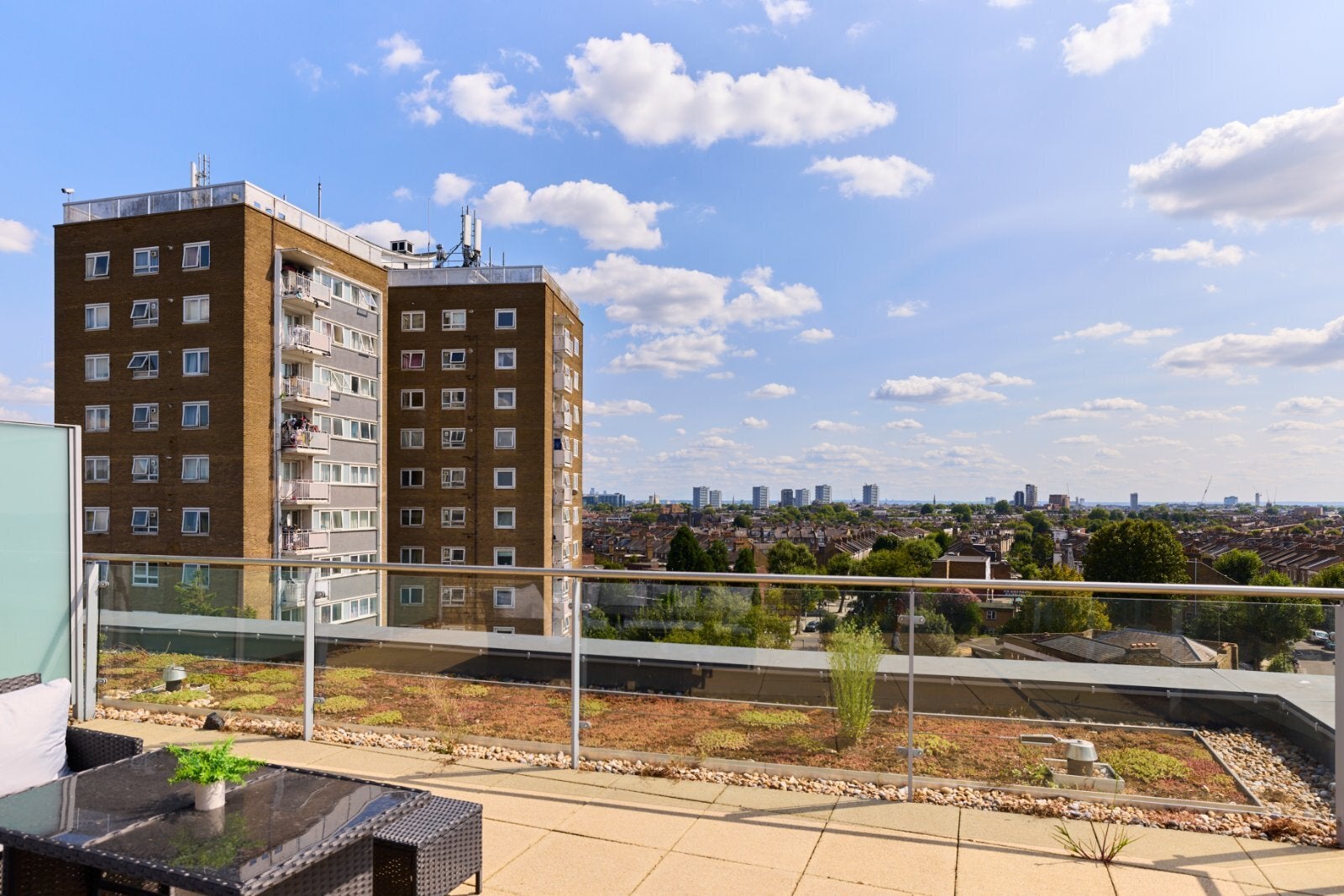 Flat Salusbury Road in Greater London