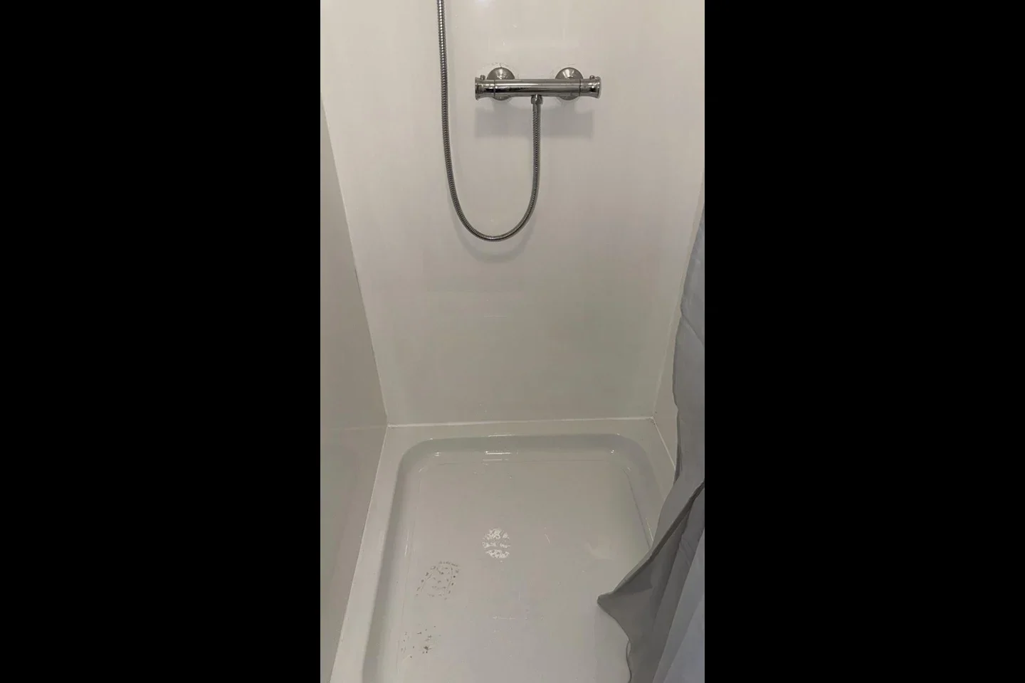 Room Hatherley Road in Greater London