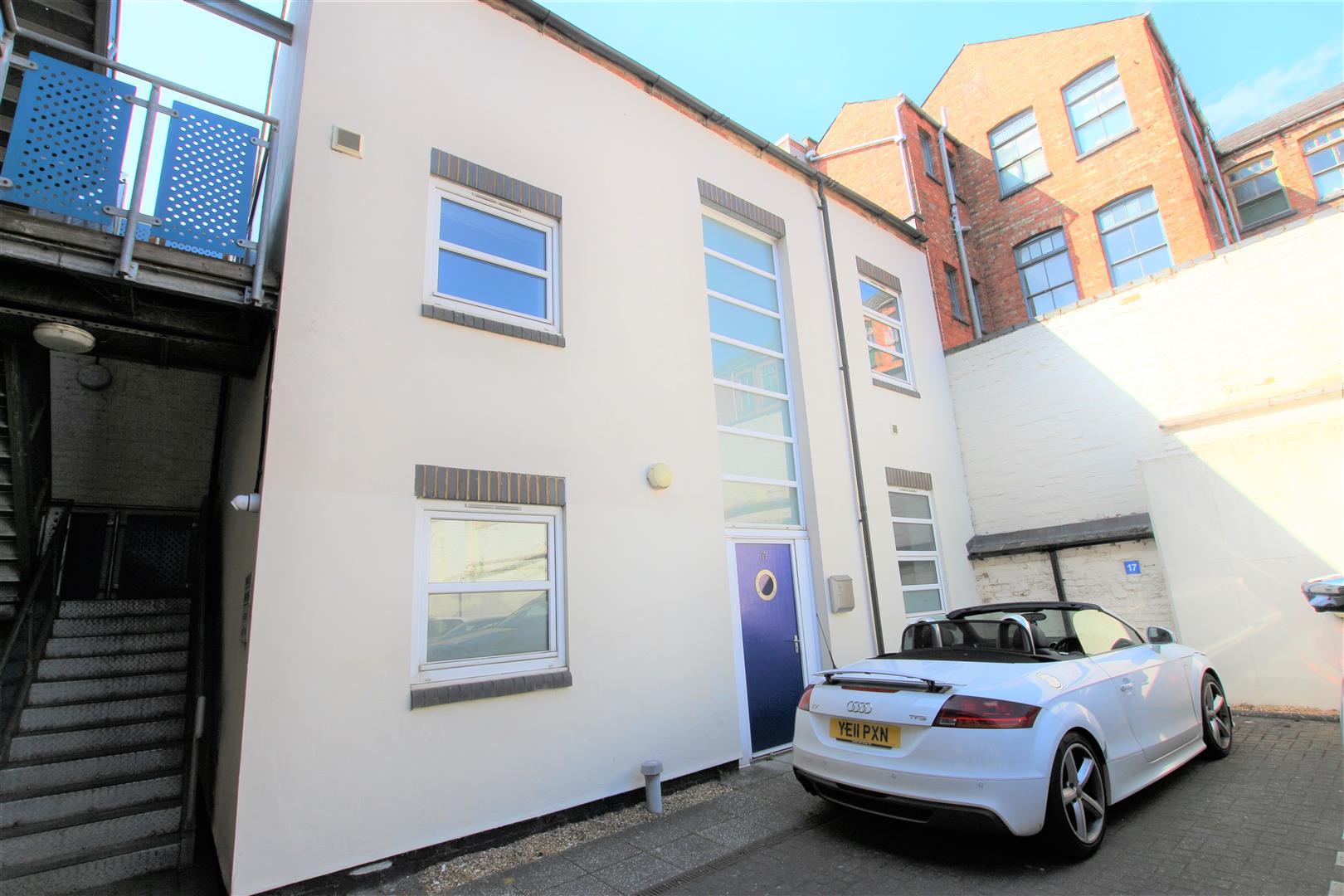 Flat Talbot Road in Northampton