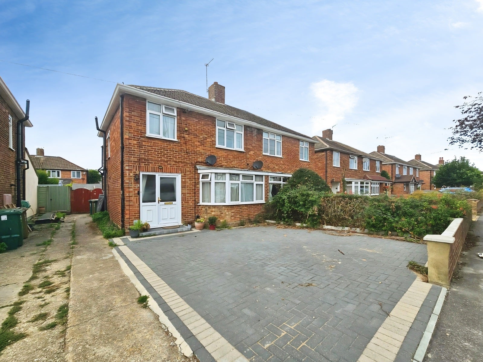 House Brightside Avenue in Borough of Spelthorne